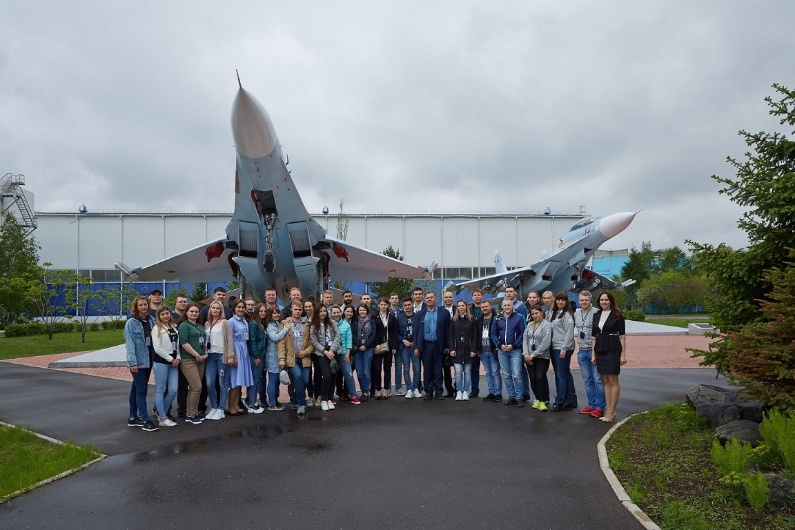 Авиастроительный комсомольск на амуре. Авиастроительный университет Комсомольск на Амуре. Авиастроительный завод Комсомольск на Амуре. Авиастроение Комсомольск на Амуре. Сокол (Авиастроительный завод).